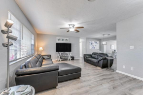 Cozy Venice Hideaway about 3 Mi to Beach and Downtown!